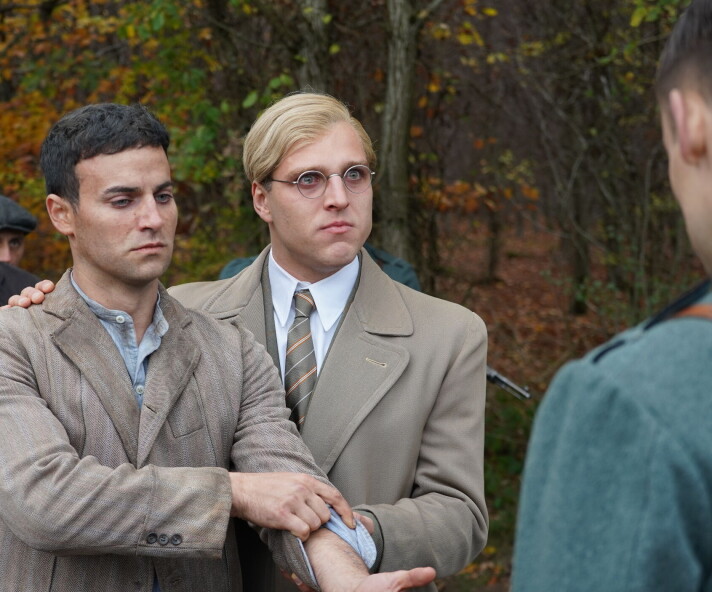 Jonas Dassler som prästen och motståndsmannen Dietrich Bonhoeffer.