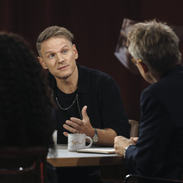Josef Barkenbom i het debatt om tro och politik hos Skavlan